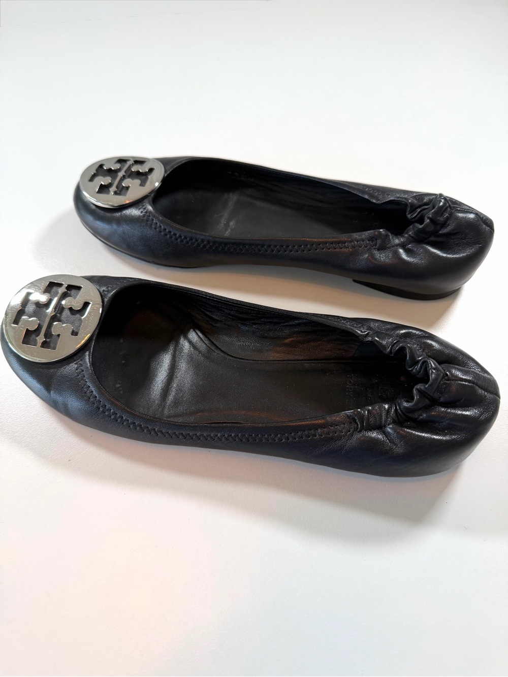 Tory Burch Reva Black Leather Ballet Flats Silver Logo 8.5
